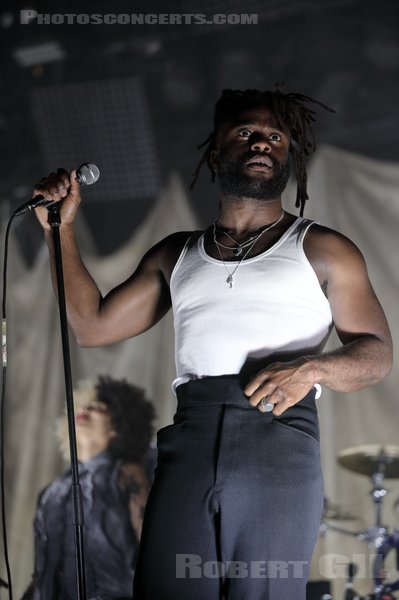 YOUNG FATHERS - 2023-08-18 - SAINT MALO - Fort de St Pere - 